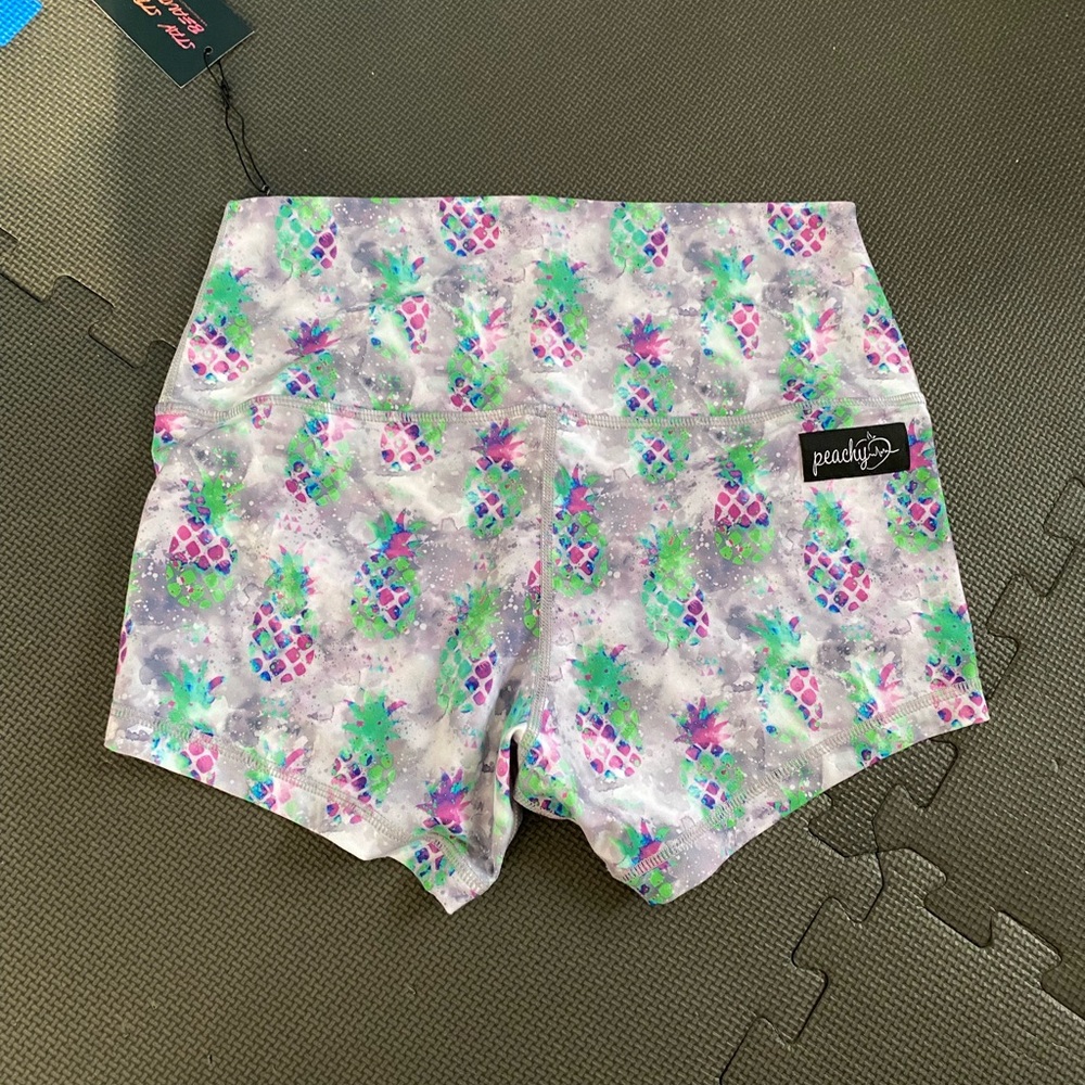 Peachy Athletic extra peachy shorts, M NWT